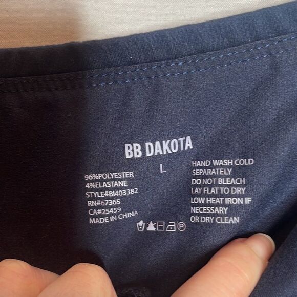 BB Dakota Taste Of Lace Navy Cut Out Leggings. Size Large. - Picture 8 of 8